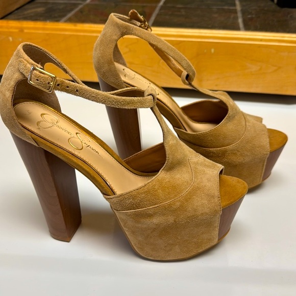 Jessica Simpson platform heels - Picture 2 of 9
